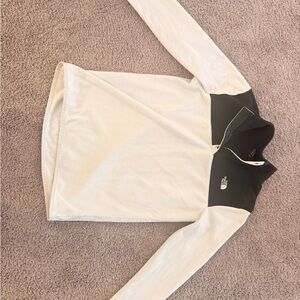The North Face Women's Sweater - Black and White